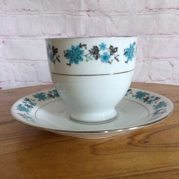 Vintage Blue Floral Footed Cup and Saucer Set - Picture 2 of 6